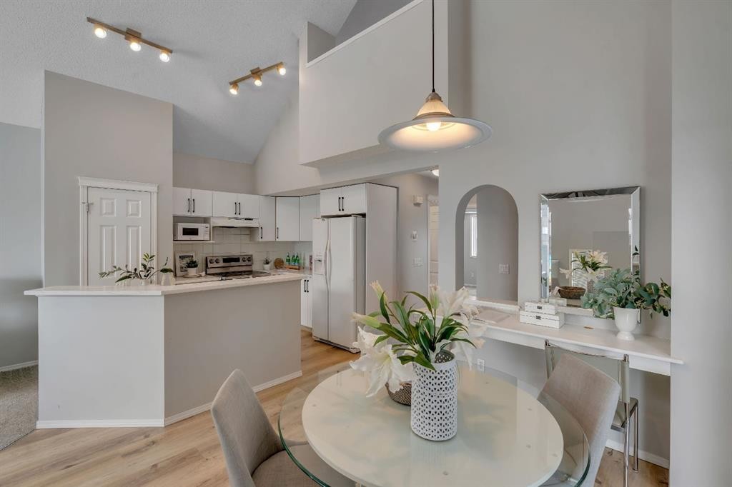41 Saddlefield Drive Ne, Calgary, AB - Indoor Photo Showing Dining Room