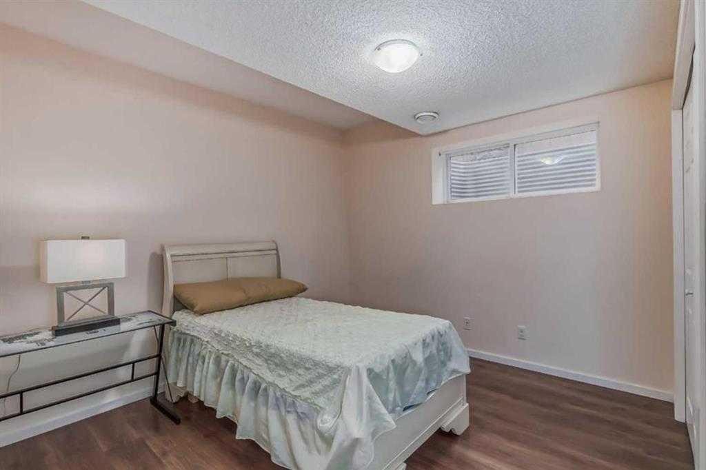 5 Panatella Square Nw, Calgary, AB - Indoor Photo Showing Bedroom