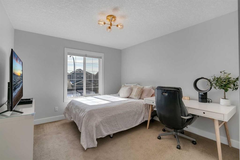 135 Copperleaf Crescent Se, Calgary, AB