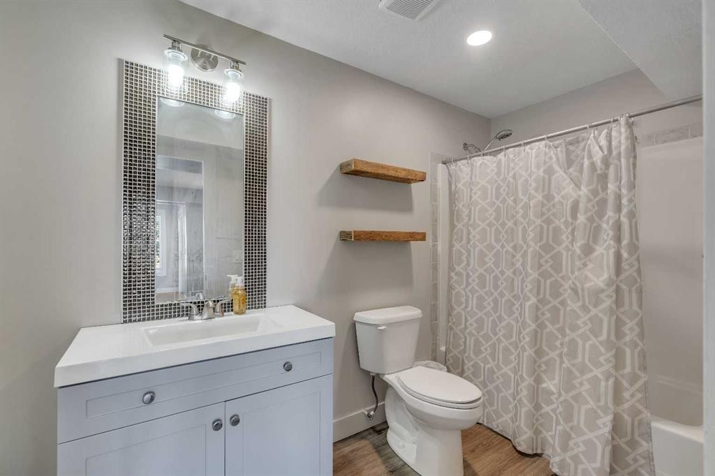 135 Copperleaf Crescent Se, Calgary, AB