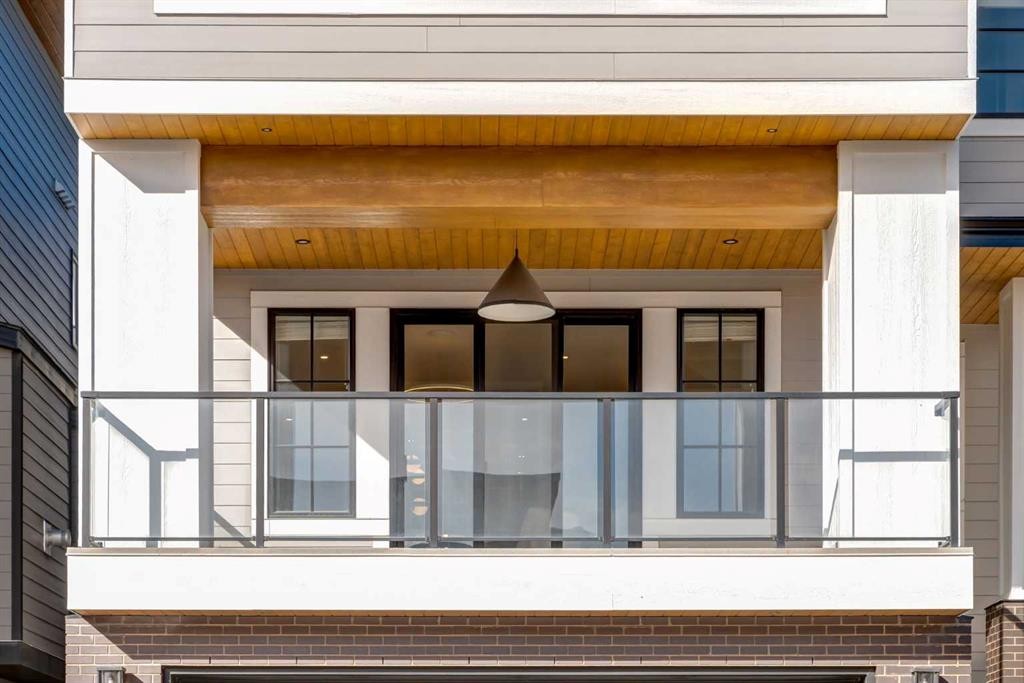 40 Timberline Way Sw, Calgary, AB - Outdoor With Exterior