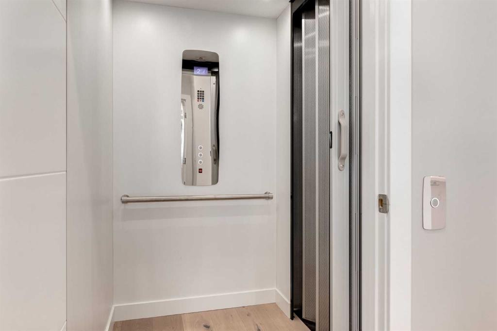 40 Timberline Way Sw, Calgary, AB - Indoor