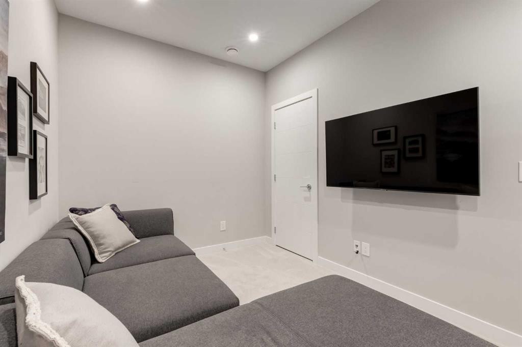 40 Timberline Way Sw, Calgary, AB - Indoor