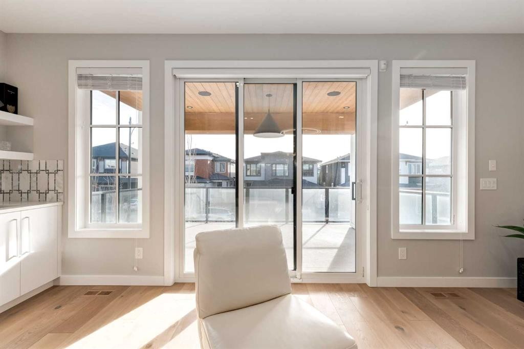 40 Timberline Way Sw, Calgary, AB - Indoor Photo Showing Other Room