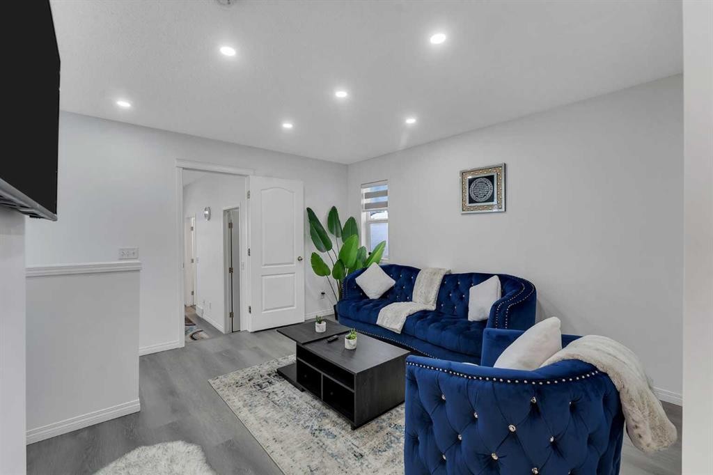 41 Royal Birch Terrace Nw, Calgary, AB - Indoor