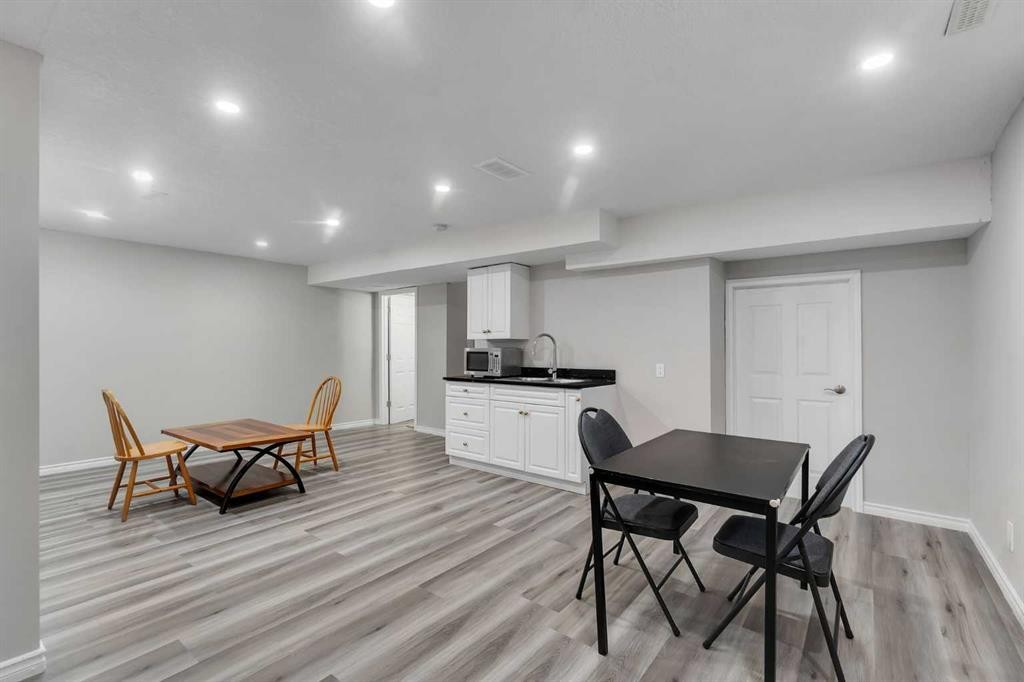 41 Royal Birch Terrace Nw, Calgary, AB - Indoor