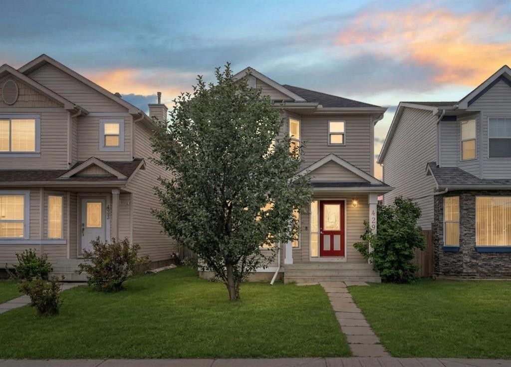 429 Taradale Drive Ne, Calgary, AB - Outdoor With Facade