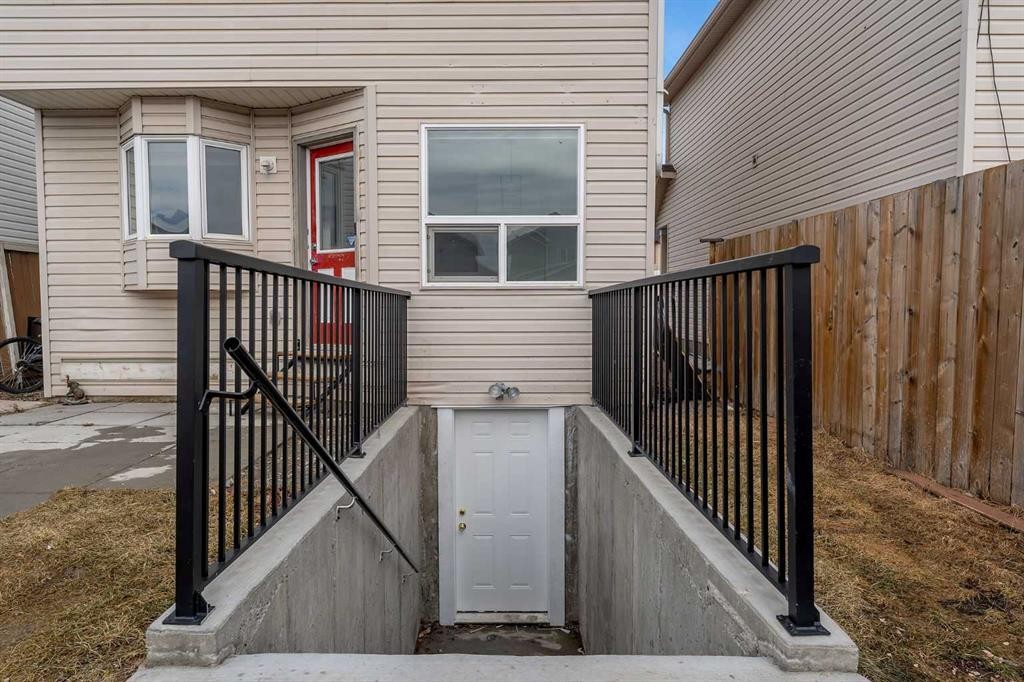 429 Taradale Drive Ne, Calgary, AB - Outdoor With Exterior