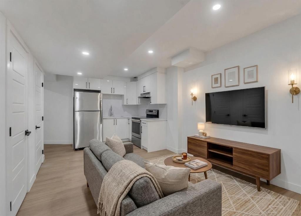 429 Taradale Drive Ne, Calgary, AB - Indoor Photo Showing Living Room