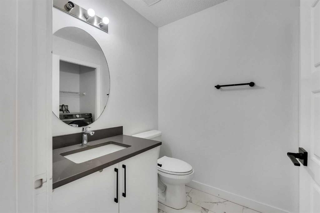 429 Taradale Drive Ne, Calgary, AB - Indoor Photo Showing Bathroom