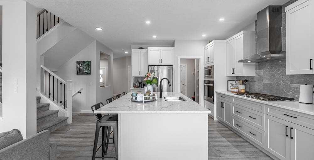 178 Creekstone Path Sw, Calgary, AB - Indoor Photo Showing Kitchen With Upgraded Kitchen