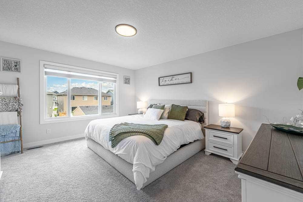 178 Creekstone Path Sw, Calgary, AB - Indoor Photo Showing Bedroom