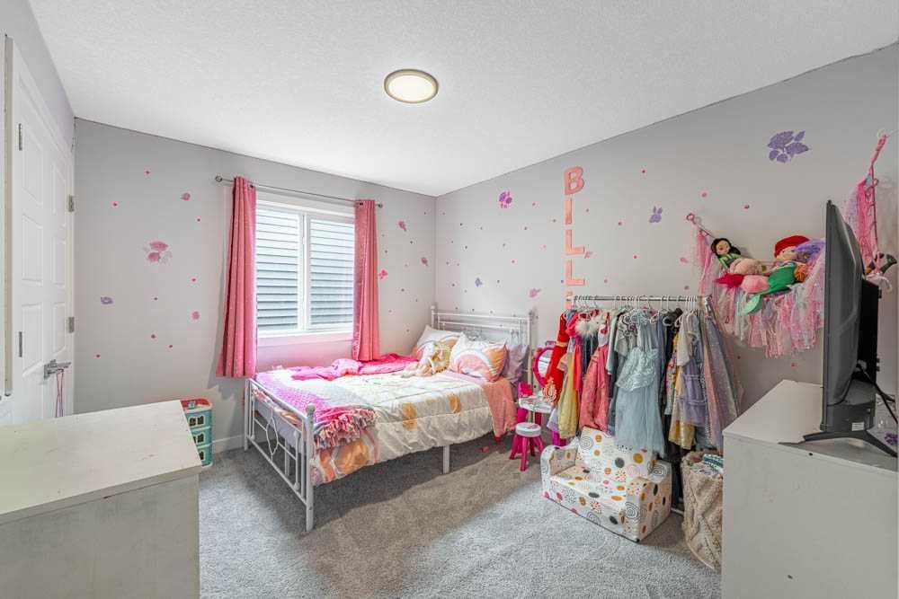 178 Creekstone Path Sw, Calgary, AB - Indoor Photo Showing Bedroom