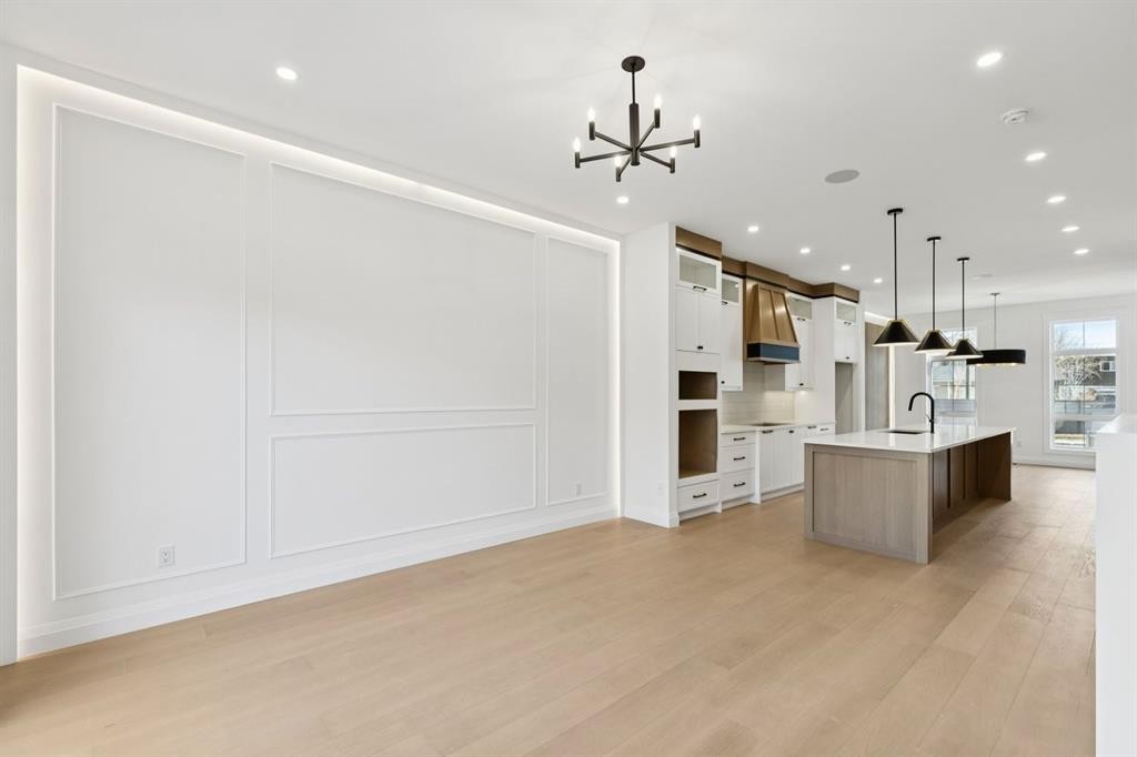 523 32 Street Nw, Calgary, AB - Indoor Photo Showing Kitchen With Upgraded Kitchen
