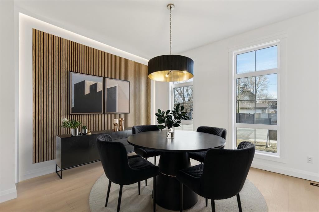 523 32 Street Nw, Calgary, AB - Indoor Photo Showing Dining Room