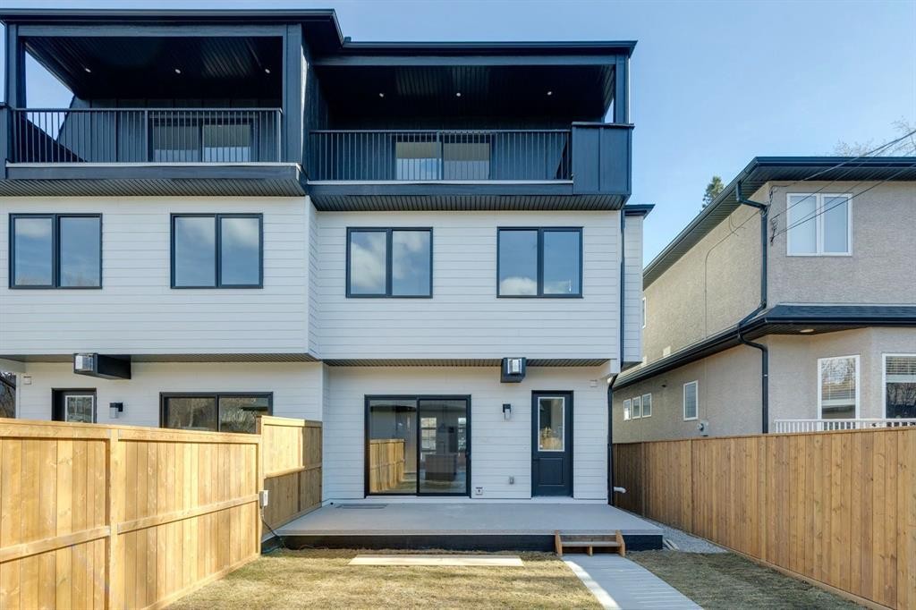 523 32 Street Nw, Calgary, AB - Outdoor With Balcony With Exterior