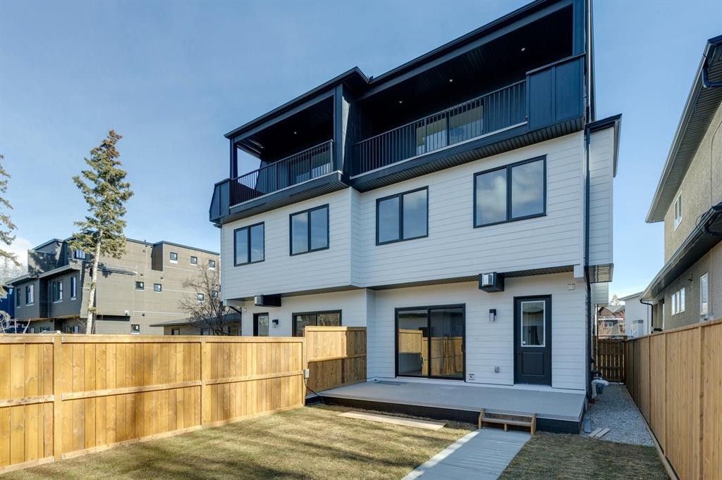523 32 Street Nw, Calgary, AB - Outdoor With Balcony With Exterior