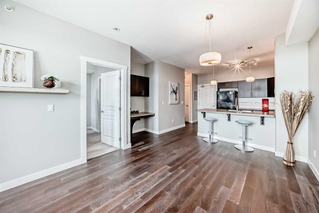 405-2300 Evanston Square, Calgary, AB - Indoor Photo Showing Kitchen