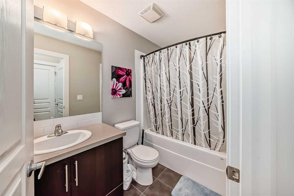 405-2300 Evanston Square, Calgary, AB - Indoor Photo Showing Bathroom