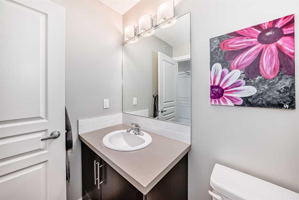 405-2300 Evanston Square, Calgary, AB - Indoor Photo Showing Bathroom