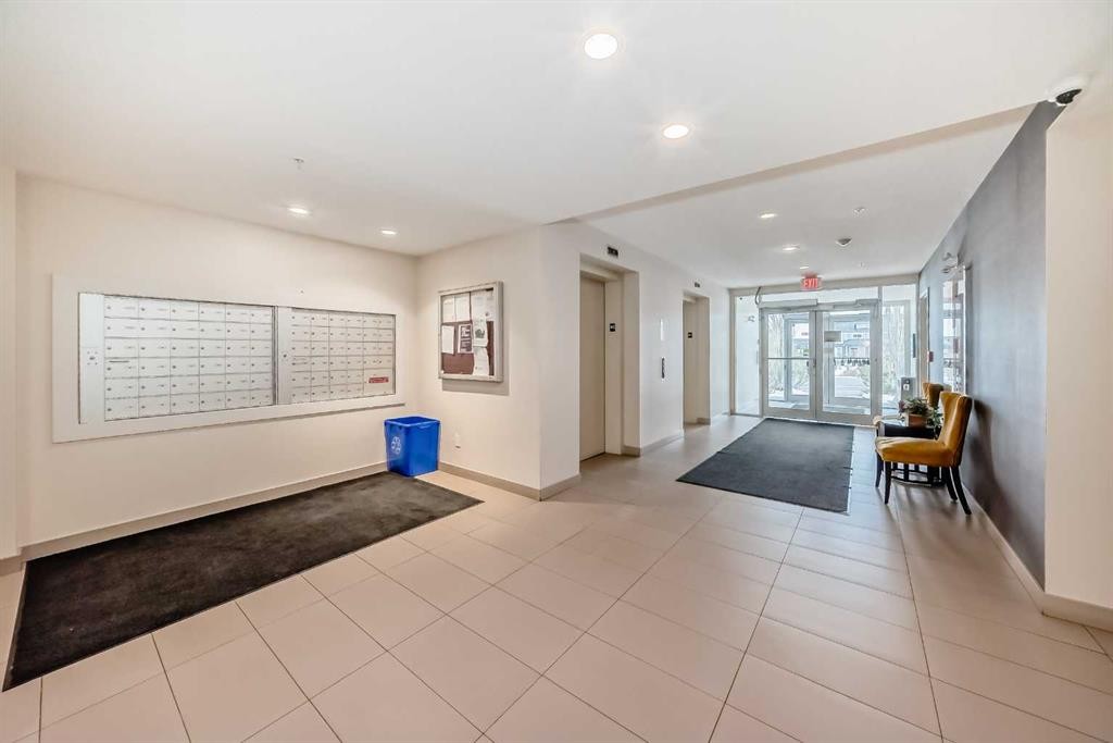 405-2300 Evanston Square, Calgary, AB - Indoor Photo Showing Other Room