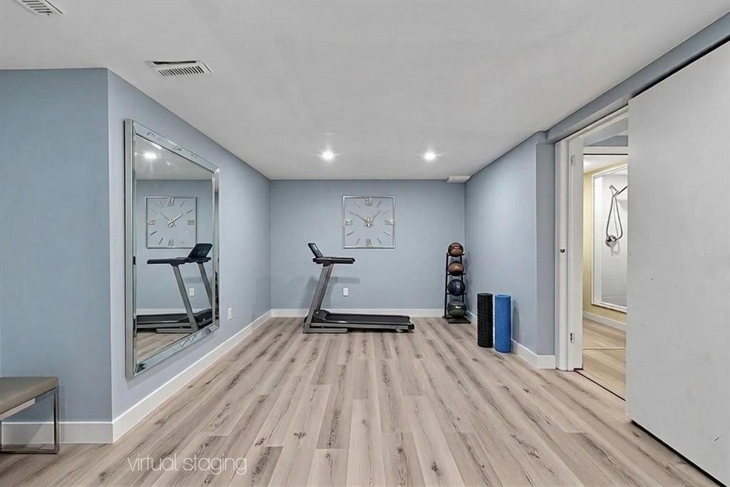 44 Strathclair Rise Sw, Calgary, AB - Indoor