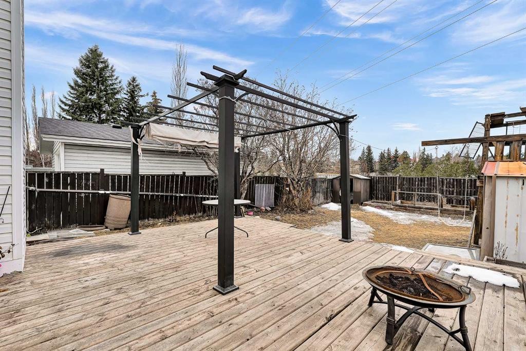 44 Strathclair Rise Sw, Calgary, AB - Outdoor With Deck Patio Veranda With Exterior