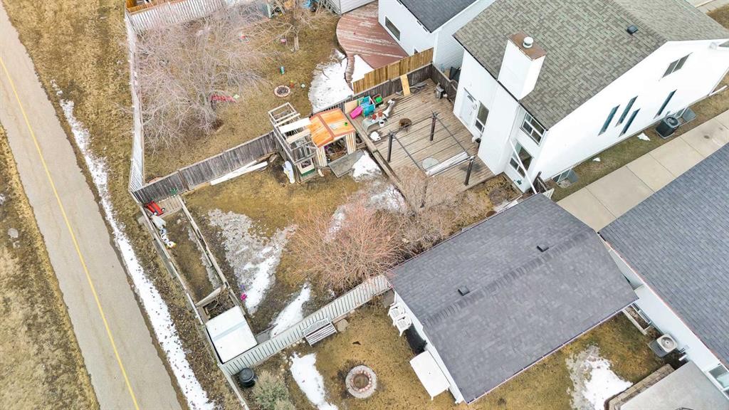 44 Strathclair Rise Sw, Calgary, AB - Outdoor