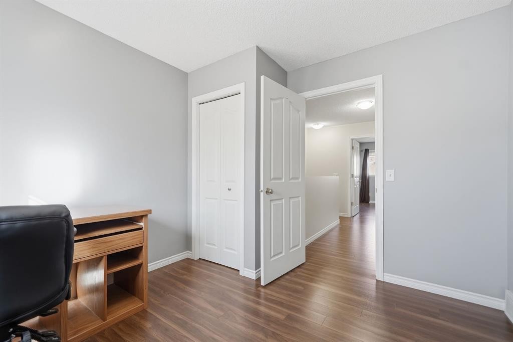 94 Mt Aberdeen Manor Se, Calgary, AB - Indoor Photo Showing Office