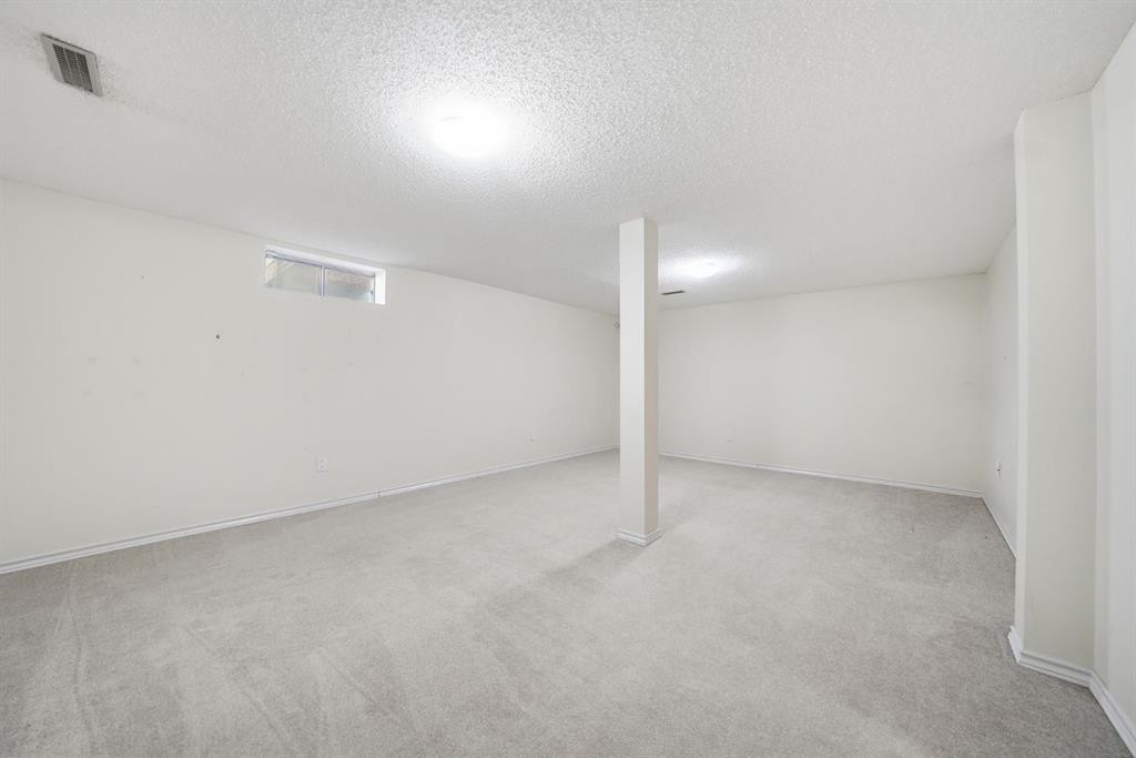 94 Mt Aberdeen Manor Se, Calgary, AB - Indoor