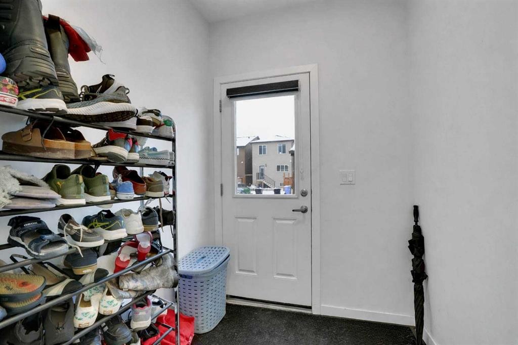 181 Walcrest Boulevard, Calgary, AB - Indoor Photo Showing Other Room