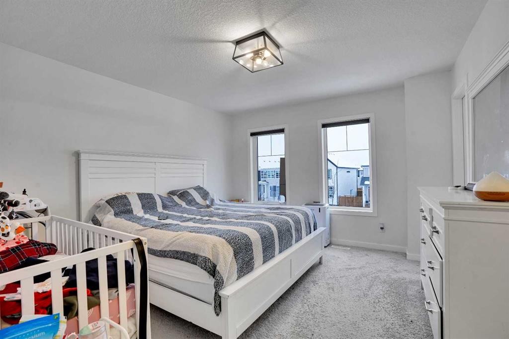 181 Walcrest Boulevard, Calgary, AB - Indoor Photo Showing Bedroom
