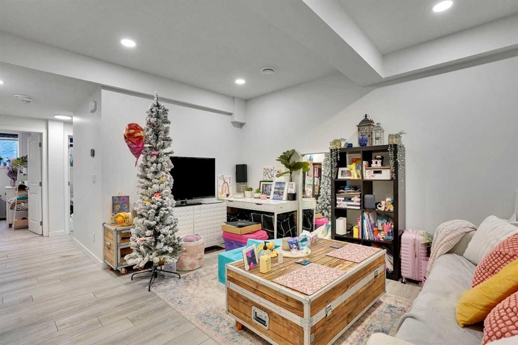 181 Walcrest Boulevard, Calgary, AB - Indoor