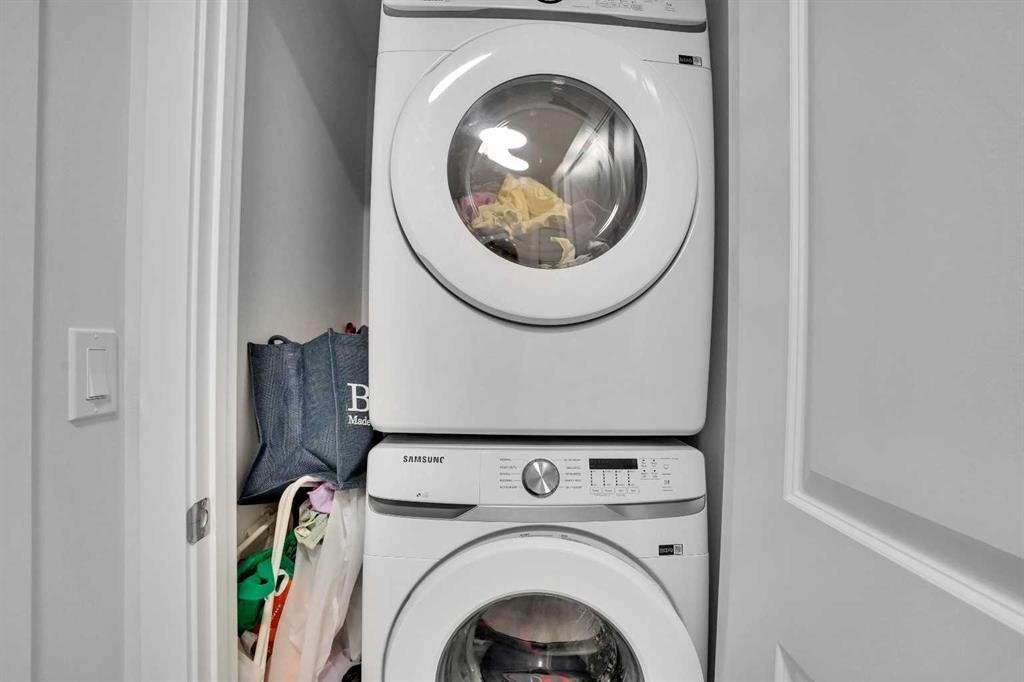 181 Walcrest Boulevard, Calgary, AB - Indoor Photo Showing Laundry Room