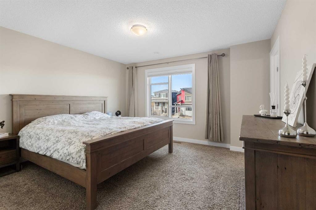 227 148 Avenue Nw, Calgary, AB - Indoor Photo Showing Bedroom