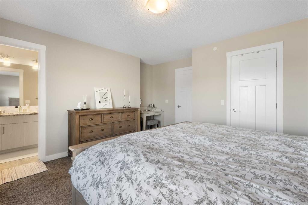 227 148 Avenue Nw, Calgary, AB - Indoor Photo Showing Bedroom