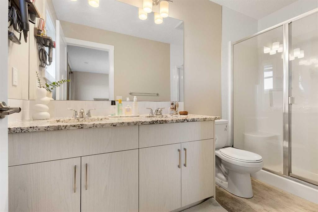 227 148 Avenue Nw, Calgary, AB - Indoor Photo Showing Bathroom