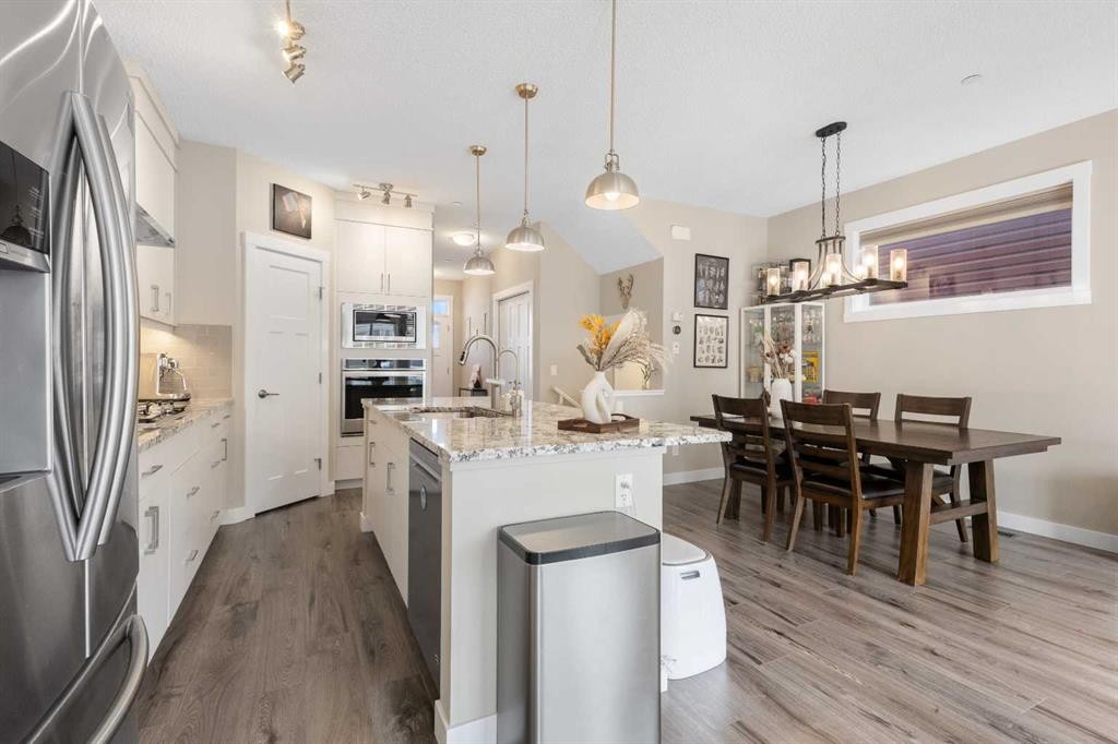 227 148 Avenue Nw, Calgary, AB - Indoor Photo Showing Other Room