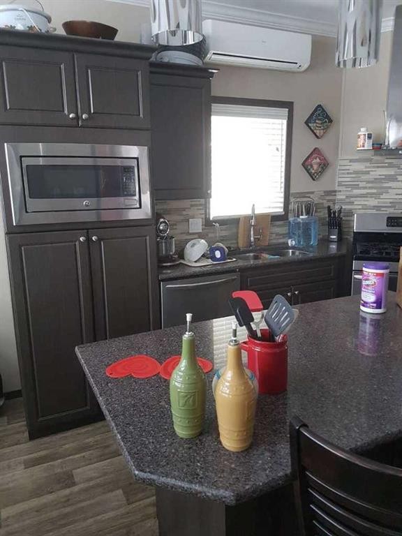 517 454029 Rr 11, Westerose, AB - Indoor Photo Showing Kitchen