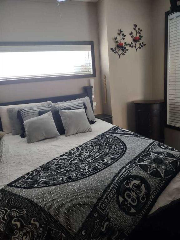 517 454029 Rr 11, Westerose, AB - Indoor Photo Showing Bedroom