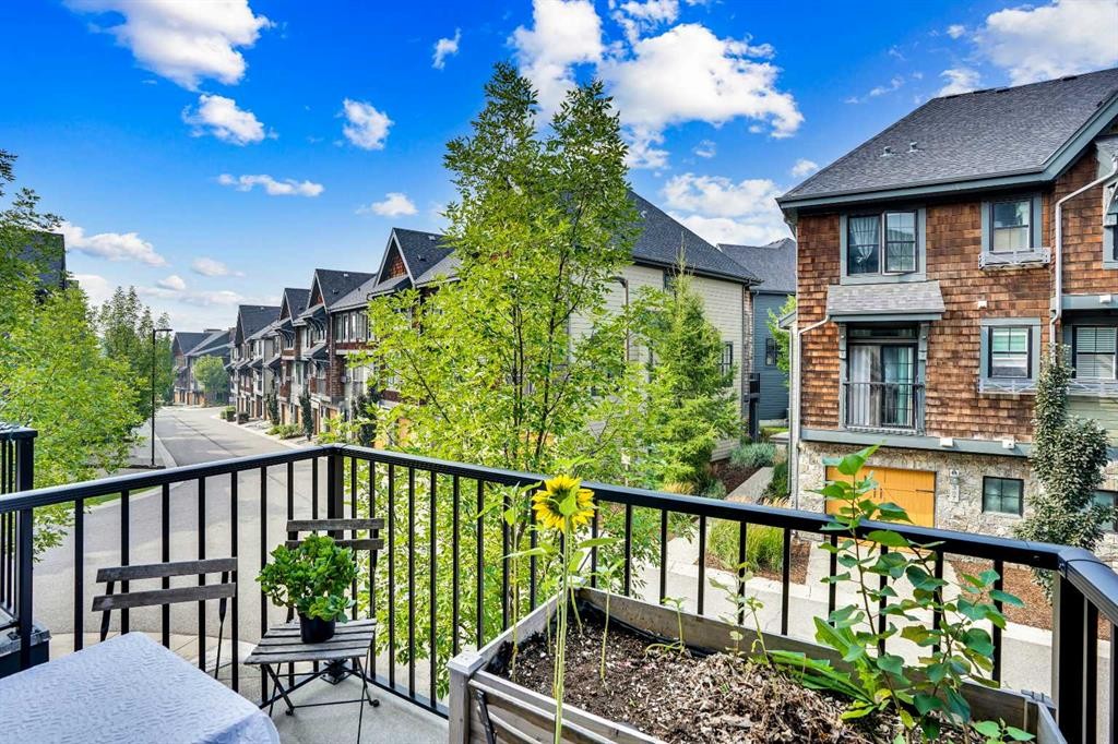 306 Ascot Circle Sw, Calgary, AB - Outdoor With Exterior
