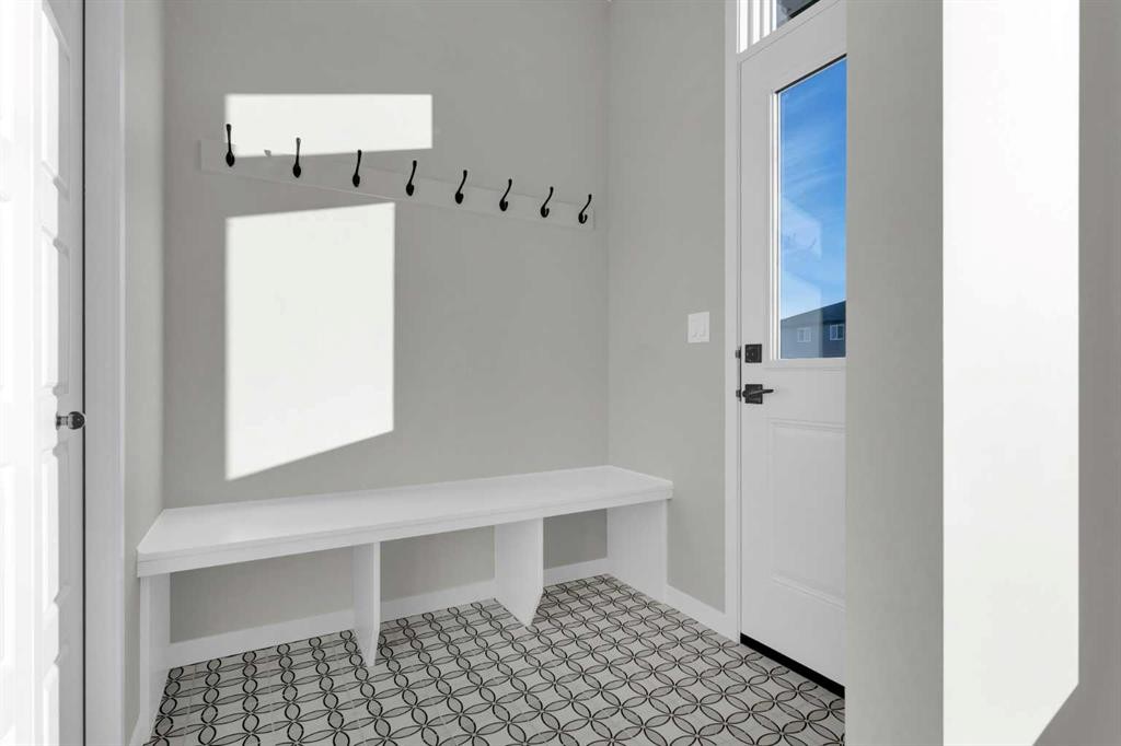 15 Corner Glen Drive Ne, Calgary, AB - Indoor Photo Showing Other Room