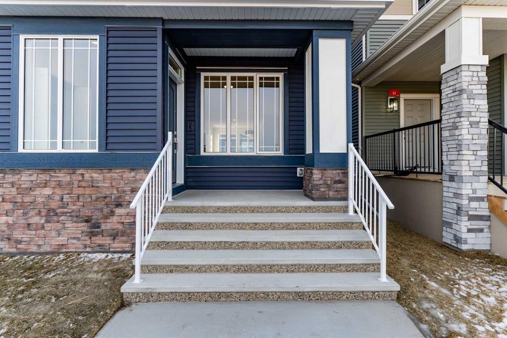 15 Corner Glen Drive Ne, Calgary, AB - Outdoor