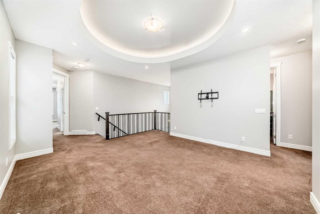 7904 Masters Boulevard Se, Calgary, AB - Indoor Photo Showing Other Room