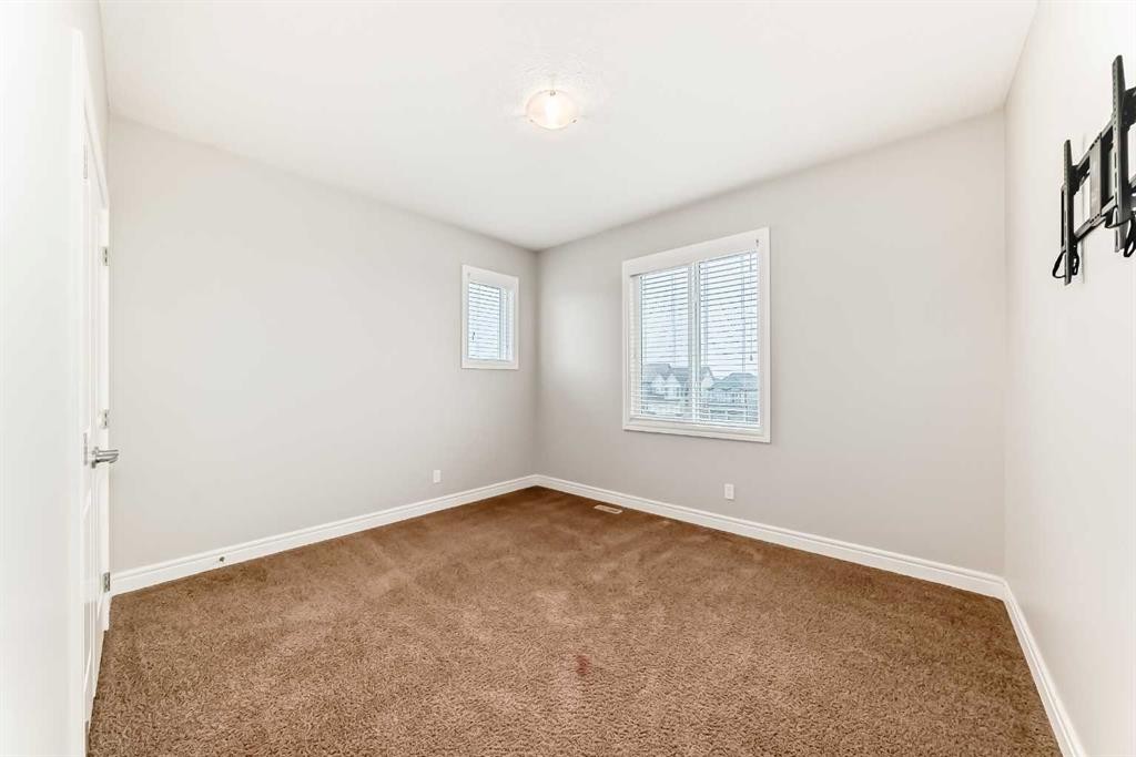 7904 Masters Boulevard Se, Calgary, AB - Indoor Photo Showing Other Room