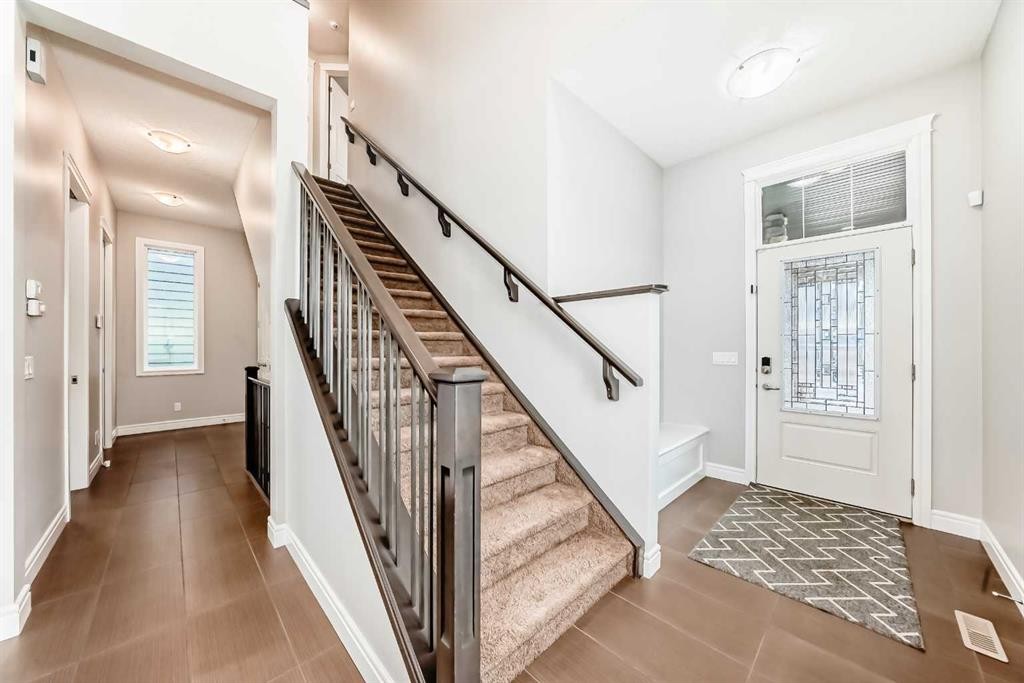 7904 Masters Boulevard Se, Calgary, AB - Indoor Photo Showing Other Room