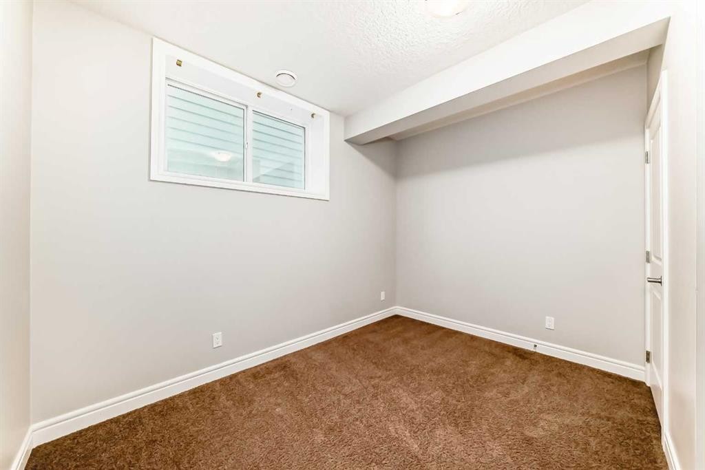 7904 Masters Boulevard Se, Calgary, AB - Indoor Photo Showing Other Room