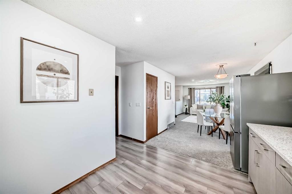 6735 Temple Drive Ne, Calgary, AB - Indoor Photo Showing Kitchen