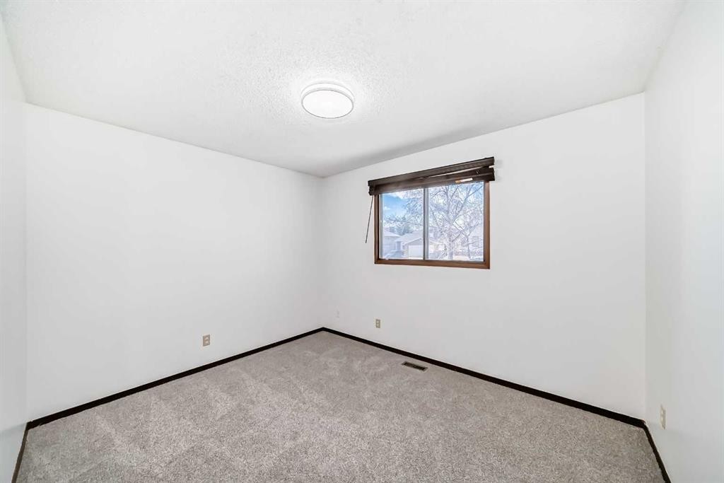 6735 Temple Drive Ne, Calgary, AB - Indoor Photo Showing Other Room