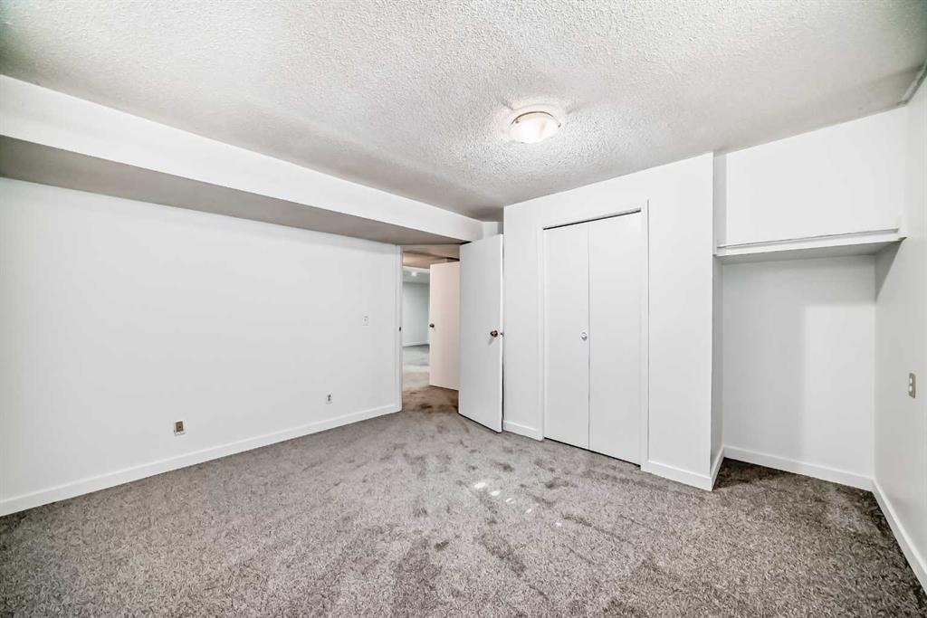 6735 Temple Drive Ne, Calgary, AB - Indoor Photo Showing Other Room